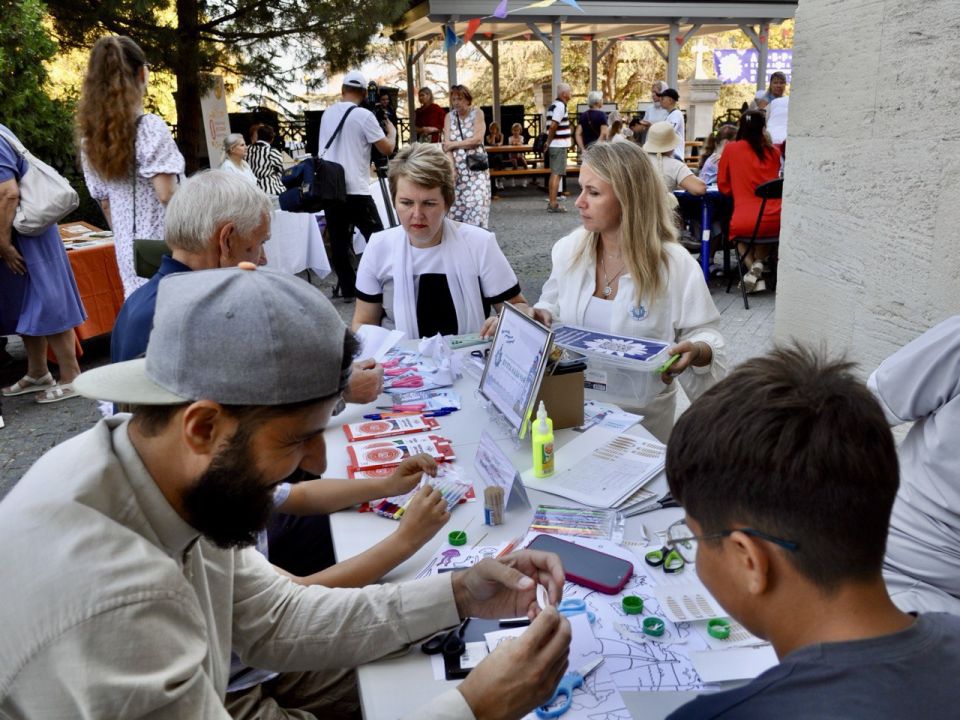 Учреждения культуры Севастополя приняли участие в благотворительной ярмарке Учреждения культуры Севастополя приняли участие в благотворительной ярмарке