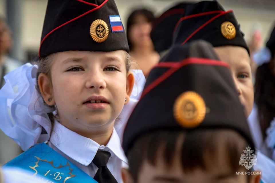 В День знаний для кадетских классов пожарно-спасательной направленности в Севастополе прозвучал первый звонок В День знаний для кадетских классов пожарно-спасательной направленности в Севастополе прозвучал первый звонок