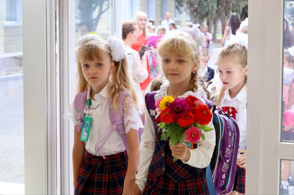 Сегодня детский смех снова зазвучал в учреждениях образования Севастополя! Стартовал новый учебный год Сегодня детский смех снова зазвучал в учреждениях образования Севастополя! Стартовал новый учебный год