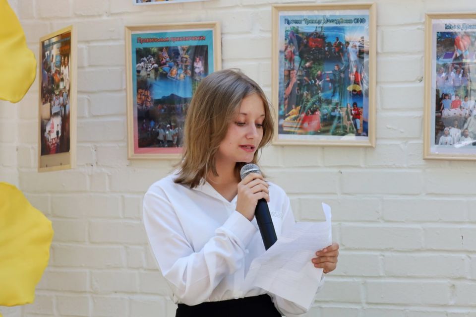 Прокуратура города Севастополя поздравила воспитанников и работников государственного казенного учреждения города Севастополя «Центр помощи детям, оставшимся без попечения родителей, «Наш дом» с Днем знаний Прокуратура города Севастополя поздравила воспитанников и работников государственного казенного учреждения города Севастополя «Центр помощи детям, оставшимся без попечения родителей, «Наш дом» с Днем знаний