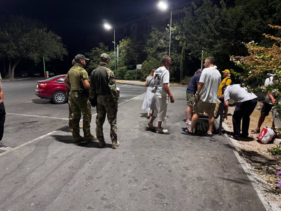 Народные дружинники активно помогают сотрудникам Управления МВД России по городу Севастополю обеспечивать общественный порядок