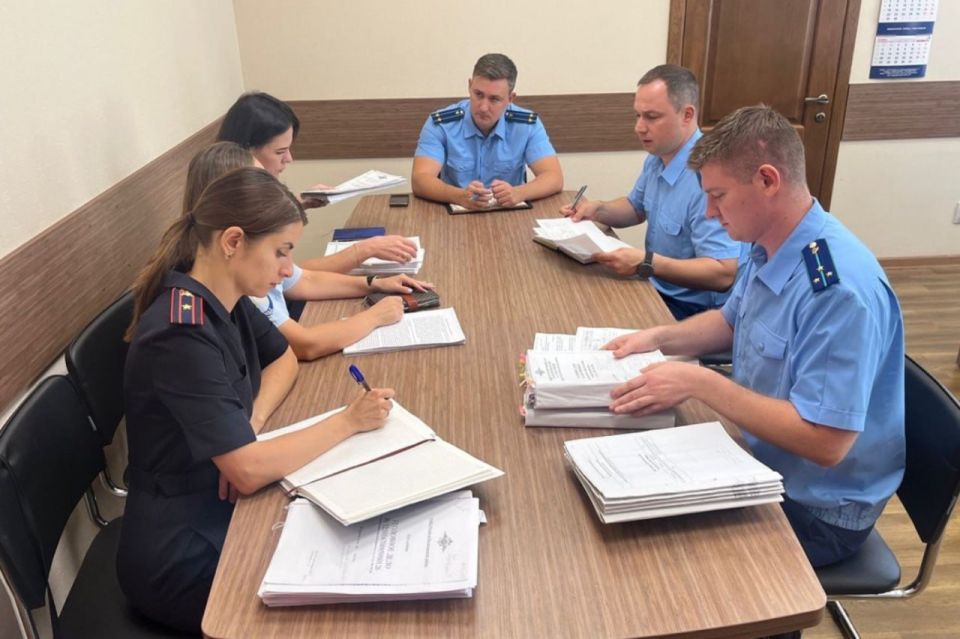 В Севастопольской межрайонной природоохранной прокуратуре под председательством природоохранного прокурора Дмитрия Аралова проведено межведомственное совещание по вопросам расследования уголовных дел, возбужденных по...