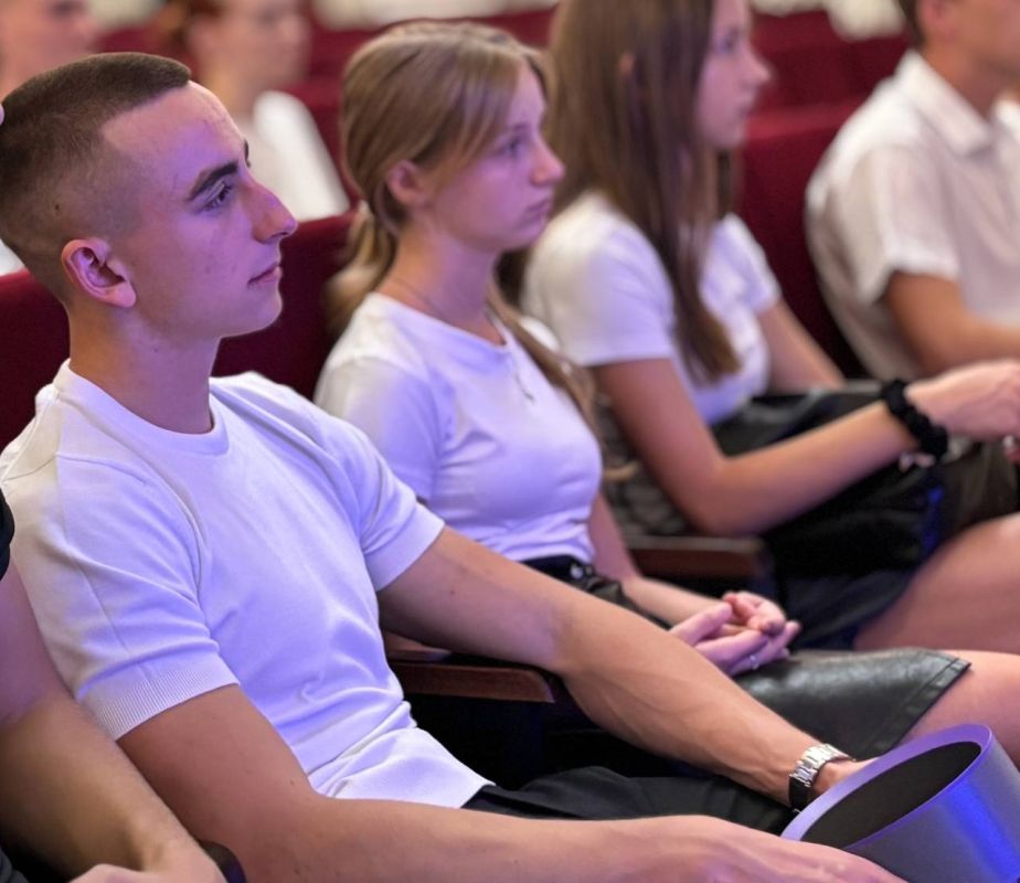 3 ��������, � ���� ������������ � ������ � �����������, � ����������� ����������� ����������� ������ ������������ �����������: