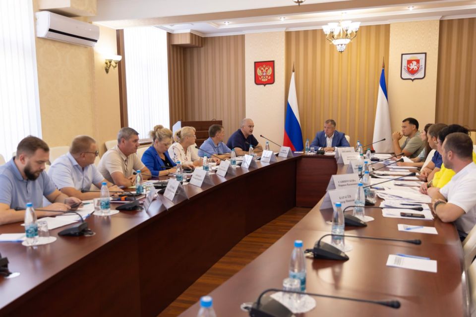 Марат Хуснуллин провел совещание по вопросам социально-экономического развития Крыма, а также рабочую встречу с главой республики Сергеем Аксеновым