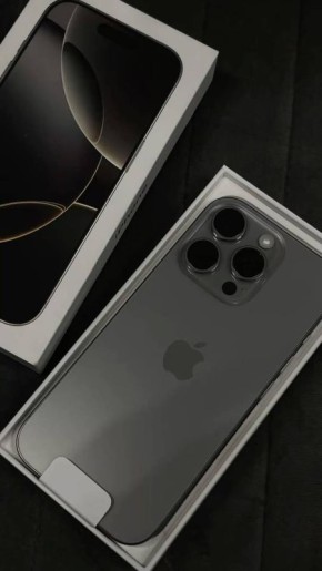  : ,   Apple,     ,         RuStore