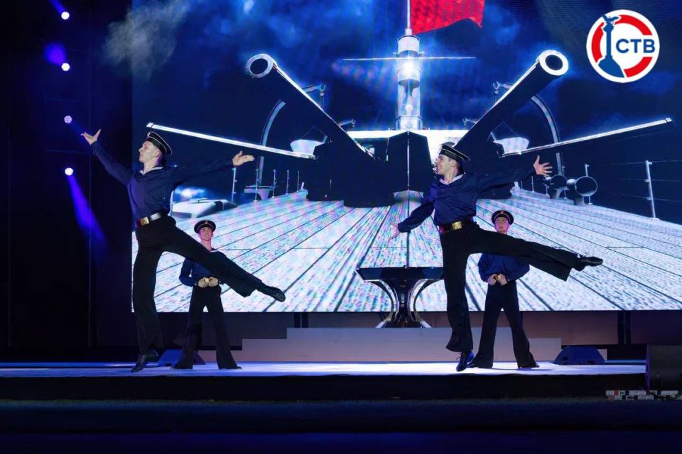 Фото дня: в Севастополе состоялась церемония открытия XVI Фестиваля культуры и спорта народов Юга России Фото дня: в Севастополе состоялась церемония открытия XVI Фестиваля культуры и спорта народов Юга России