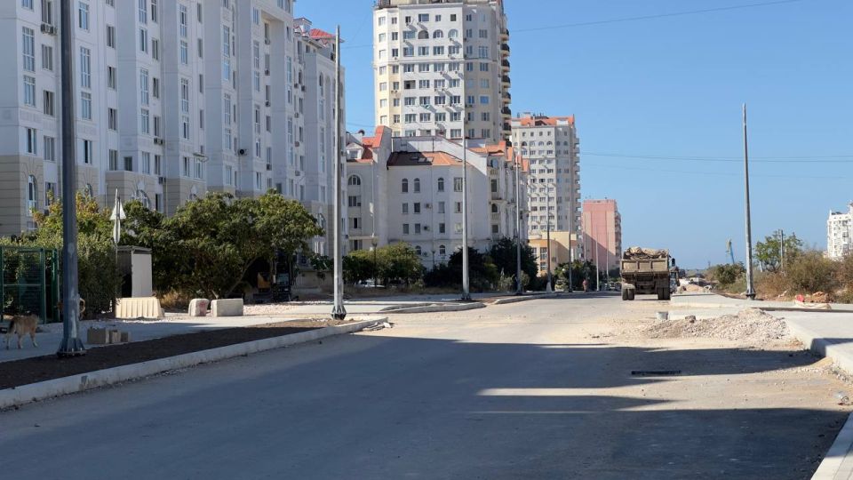 Провел еженедельный штаб по дорожному строительству, где обсудили строительство проспекта Античный