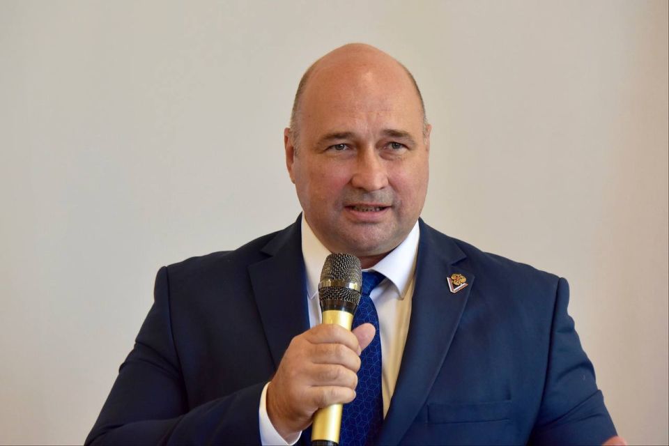 Владимир Немцев: В преддверии Дня работников газовой и нефтяной промышленности вместе с Губернатором Севастополя Михаилом Развожаевым поздравил с профессиональным праздником сотрудников и ветеранов севастопольской газовой...