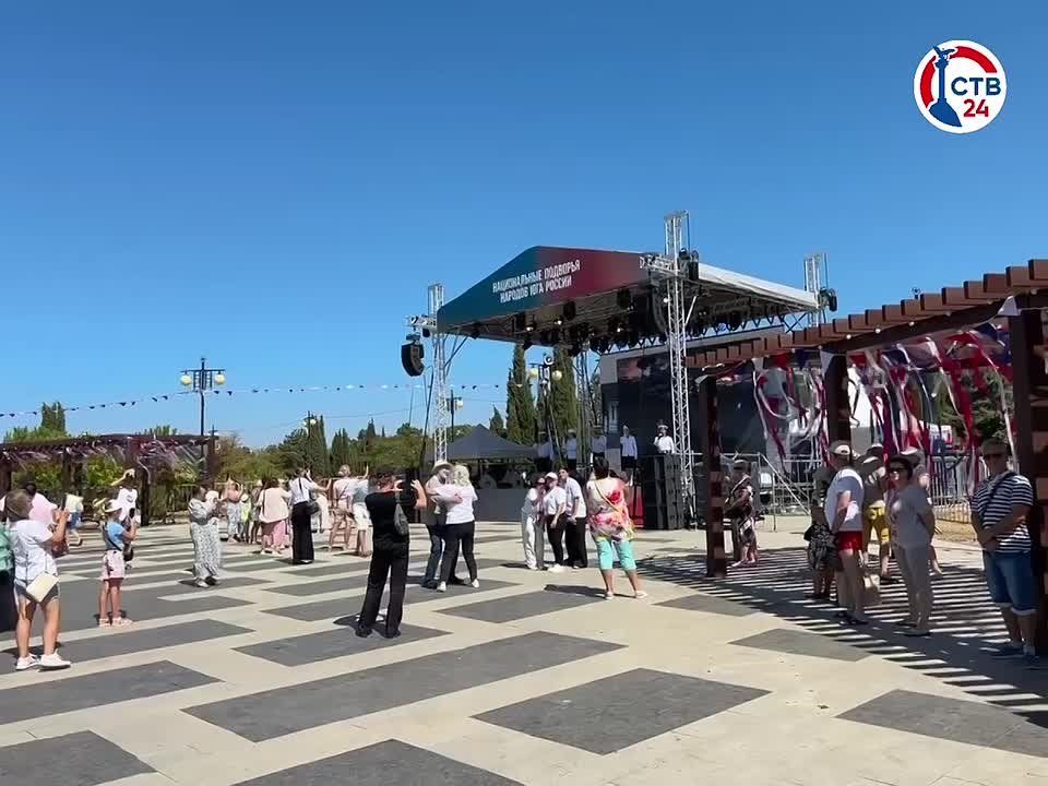 В Парке Победы открылась выставка народов Юга России