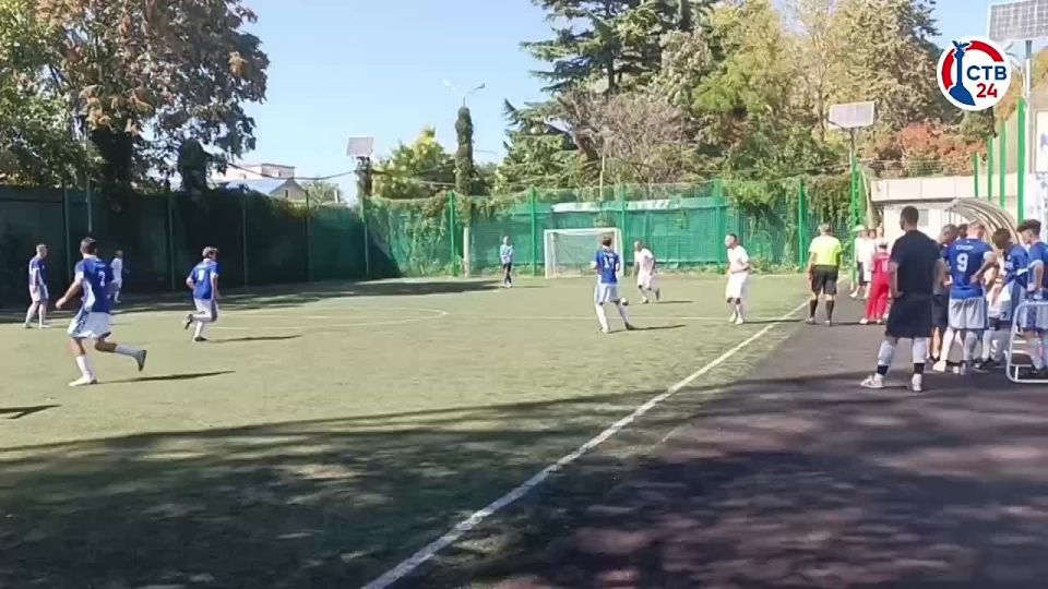 Команда от Севастополя участвует в состязаниях по мини-футболу в рамках Фестиваля культуры и спорта народов Юга России