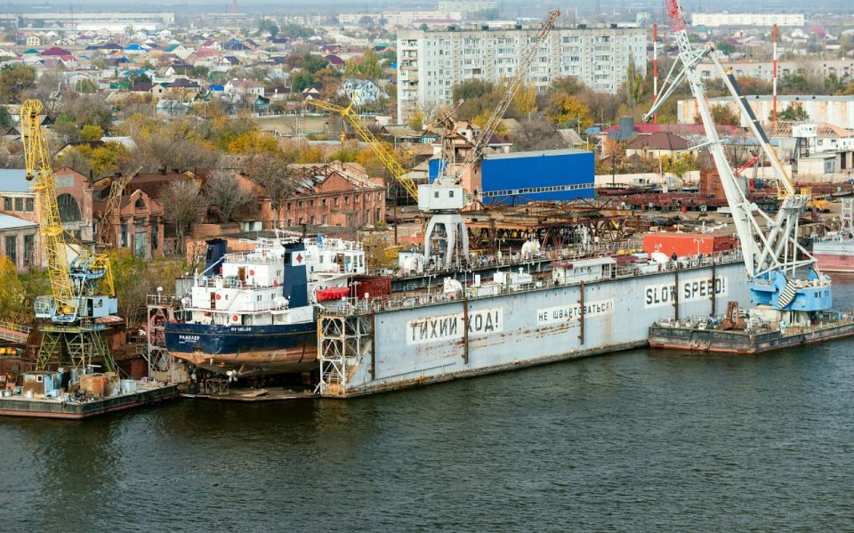 Объединенная судостроительная корпорация (ОСК) составит список верфей в своем контуре на продажу, рассказал журналистам на ВЭФ-2025 председатель правления банка ВТБ, председатель совета директоров ОСК Андрей Костин