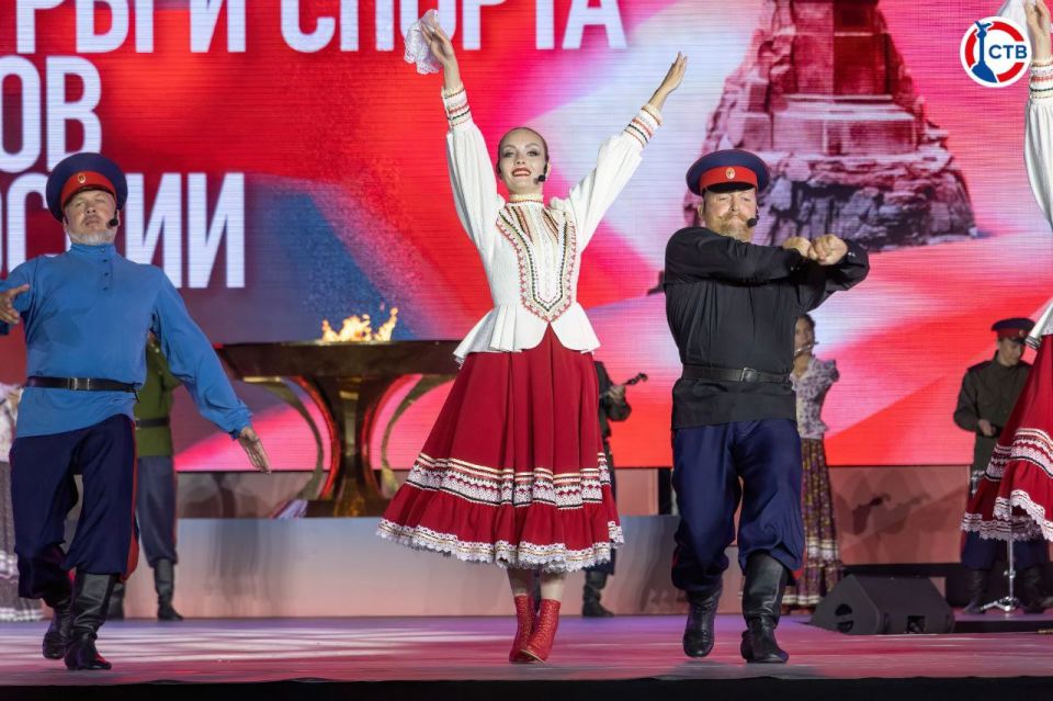 Фото дня: в Севастополе состоялась церемония закрытия Фестиваля культуры и спорта народов юга России Фото дня: в Севастополе состоялась церемония закрытия Фестиваля культуры и спорта народов юга России