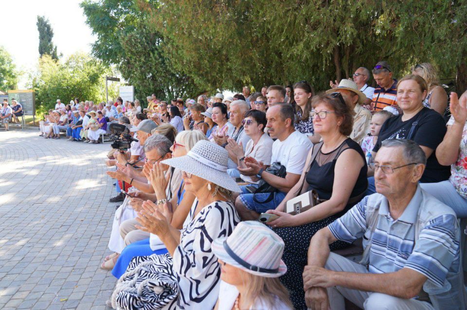 ������� �����: ������������ ������-������������ ��������� �������� �����, ����������� ����������� ������� ����������� � ���� �������� �����, ��������� 6 �������� �� ���������� ������������� ��������� �������� �������