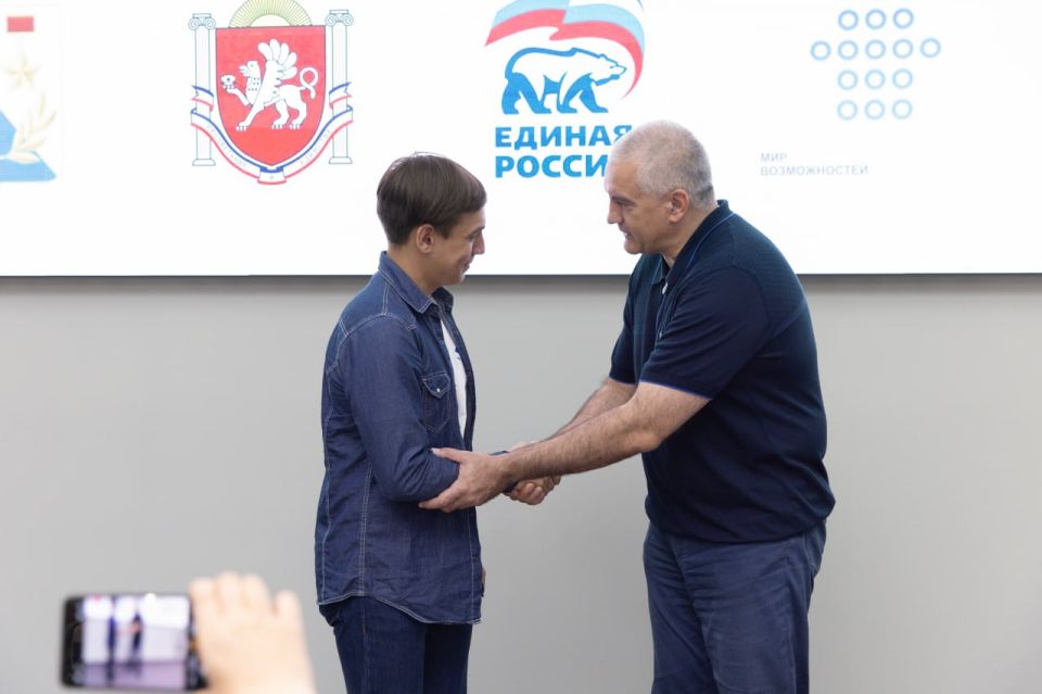 Сергей Аксёнов: Одиннадцать лет назад Крым и Севастополь были возвращены в состав Российской Федерации Сергей Аксёнов: Одиннадцать лет назад Крым и Севастополь были возвращены в состав Российской Федерации