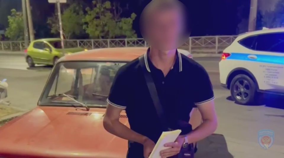 Госавтоинспекция Севастополя задержала водителя автомобиля ВАЗ, выехавшего на полосу встречного движения в нарушении ПДД РФ