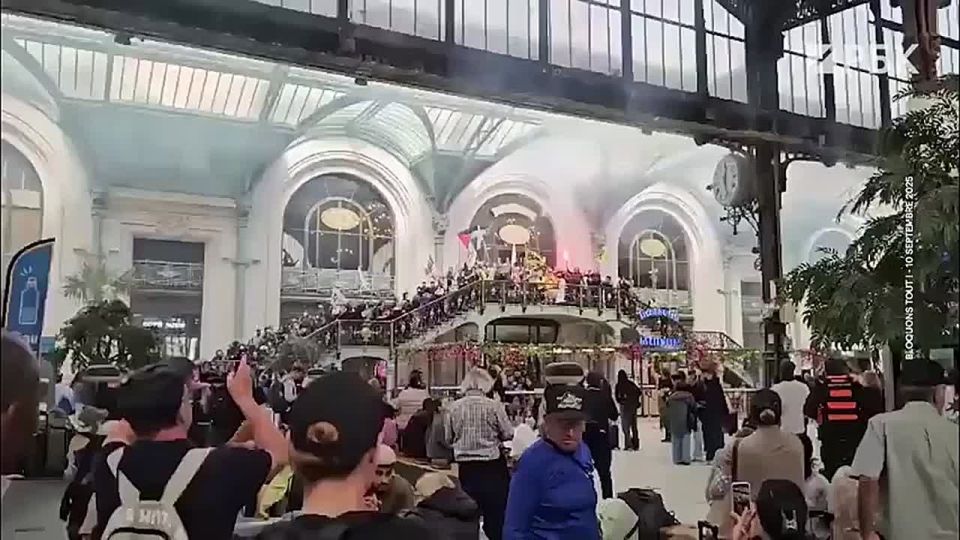 Протестующие в Париже захватили Лионский вокзал