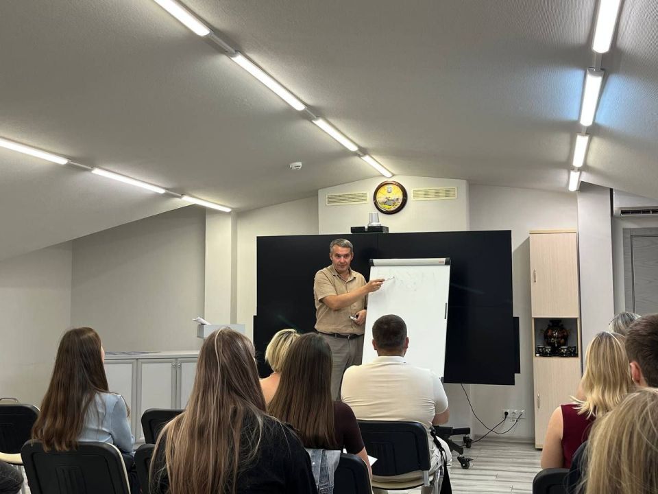 ������� �������: � 1 �� 30 �������� � ����������� ���������� ������ ���� �������� �������� ����������� ���������������" ��. �.�. ����������, � ��� ����� ��������� ������� ������ � ����������� �� ��������� �����