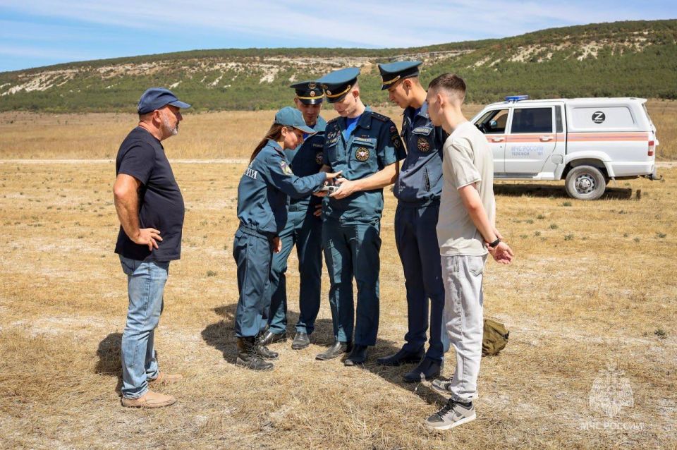 Инспекторы ГИМС и пожарного надзора МЧС России по Севастополю учатся управлять беспилотниками Инспекторы ГИМС и пожарного надзора МЧС России по Севастополю учатся управлять беспилотниками