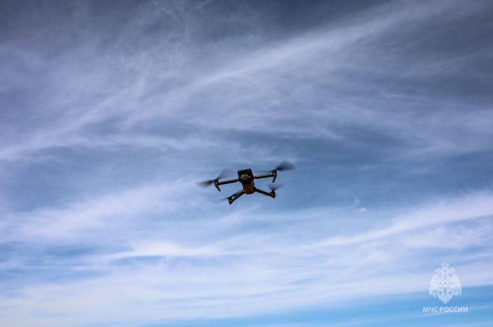Инспекторы ГИМС и пожарного надзора МЧС России по Севастополю учатся управлять беспилотниками Инспекторы ГИМС и пожарного надзора МЧС России по Севастополю учатся управлять беспилотниками