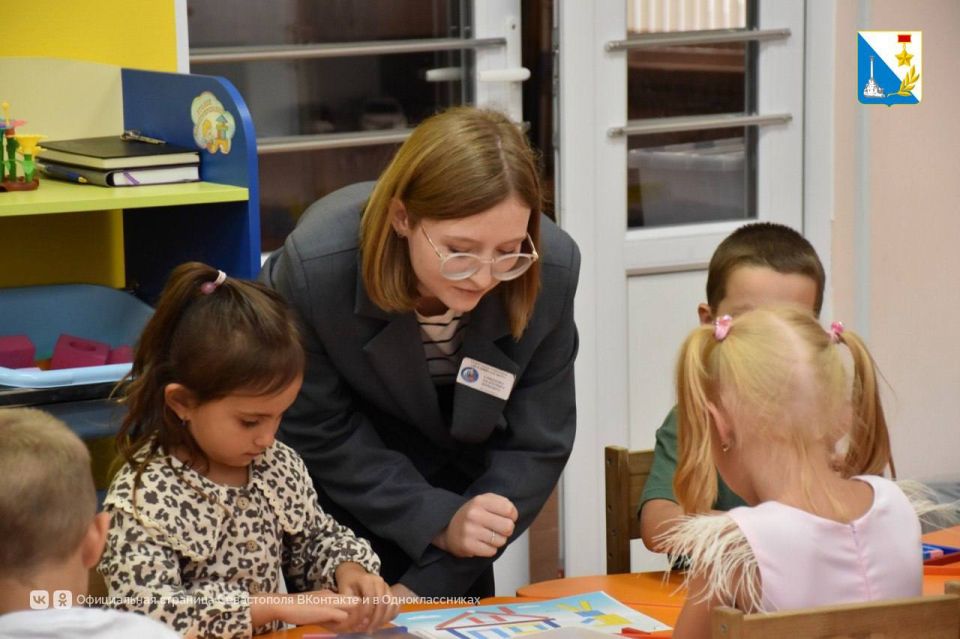 Новые лица образования. В системе образования Севастополя работают около 6 000 человек, а с нового учебного года в детсады, школы и колледжи уже приняты 97 молодых специалистов