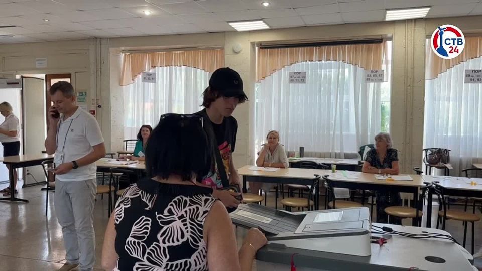 Исторический момент: юный севастополец впервые принимает участие в выборах