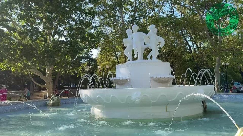 В Комсомольском парке им. Марии Байды проходят бесплатные занятия для детей по акробатическому рок-н-роллу и буги-вуги в рамках проекта «Уроки в парках 2025»