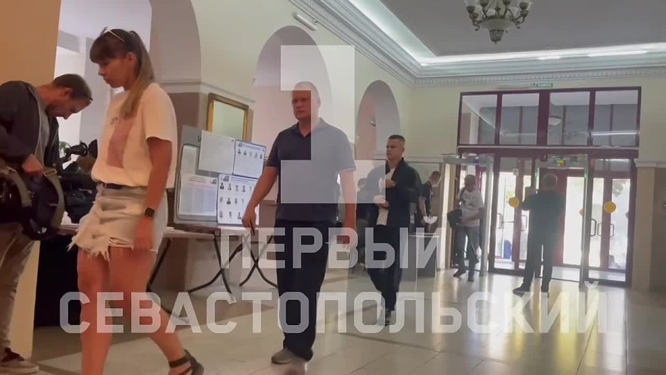 В Севастополе стартовало голосование на выборах губернатора и депутатов Гагаринского, Ленинского МО