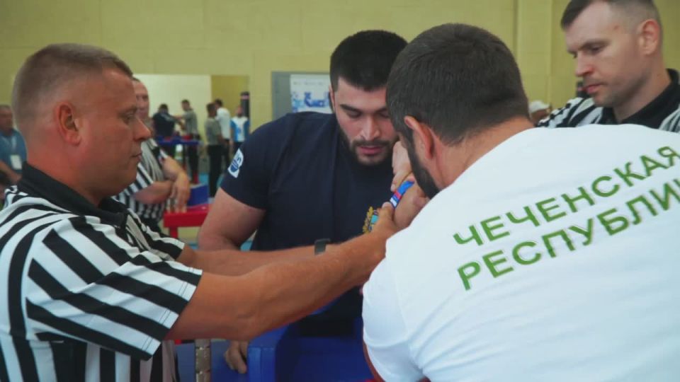 Сергей Резниченко: Второе место по эмоциональности соревнований на Фестивале культуры и спорта народов Юга России по праву занимает армрестлинг!