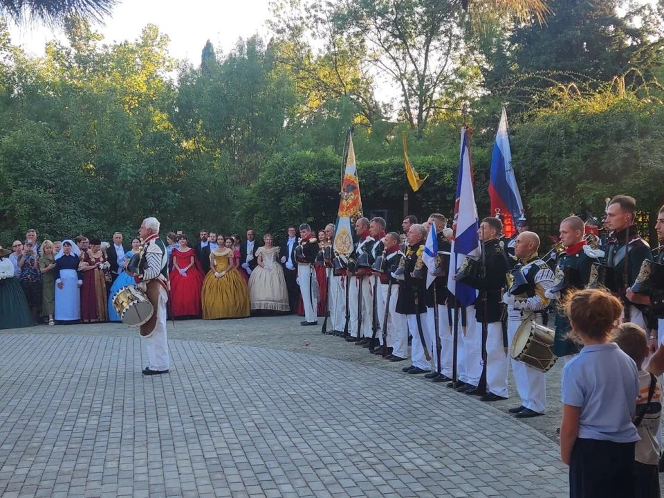 ��������� �������: � ������ �����������, ����������� 170-����� ��������� ������ ������� �����������, �������� ���� ���������� �����