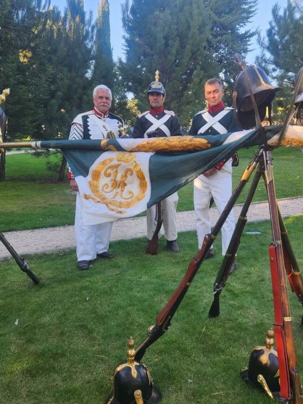 ��������� �������: � ������ �����������, ����������� 170-����� ��������� ������ ������� �����������, �������� ���� ���������� �����