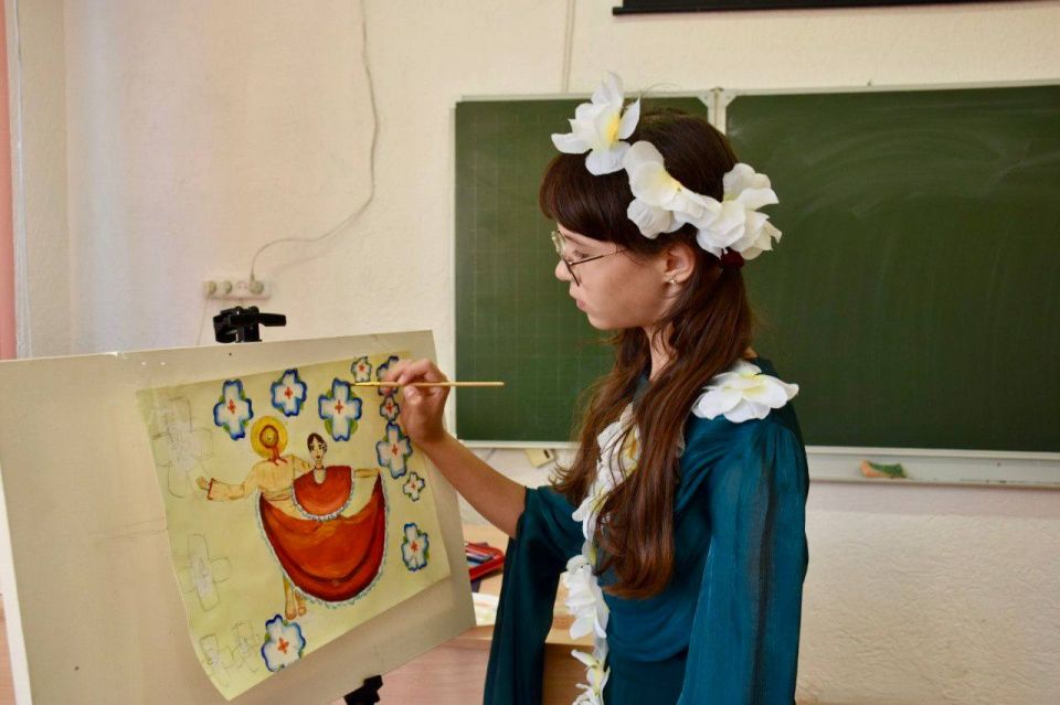 Творчество объединяет. В этом сегодня убеждались ребята на внеурочном занятии «Разговоры о важном» Творчество объединяет. В этом сегодня убеждались ребята на внеурочном занятии «Разговоры о важном»