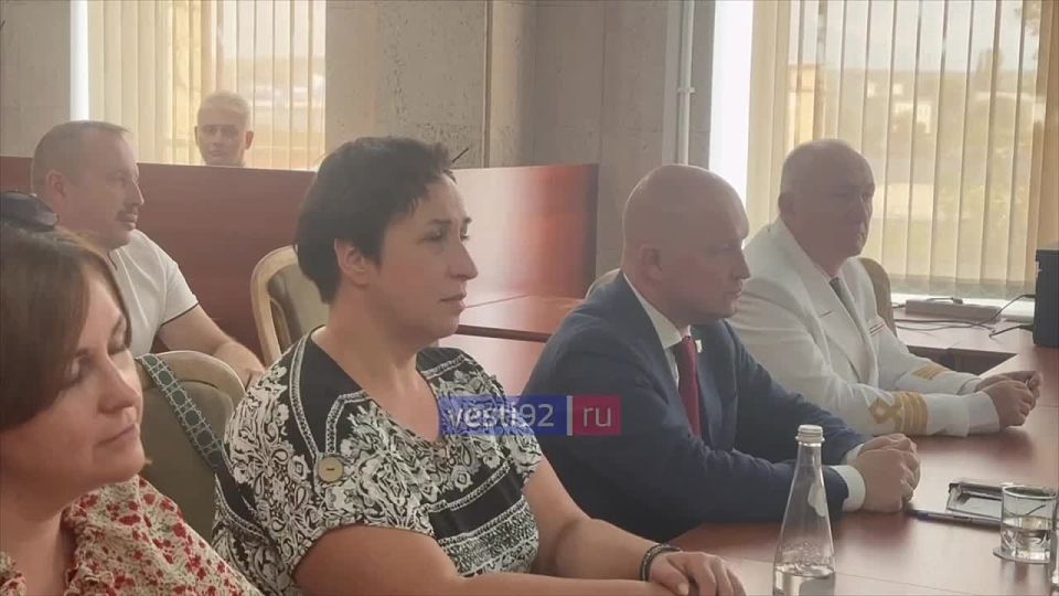 В Севастопольской городской избирательной комиссии подписали протокол о результатах выборов Губернатора города