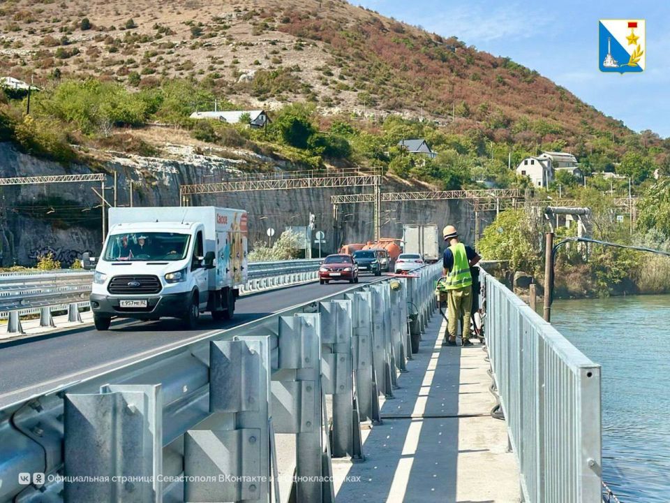 Внимание: реверсивное движение Внимание: реверсивное движение