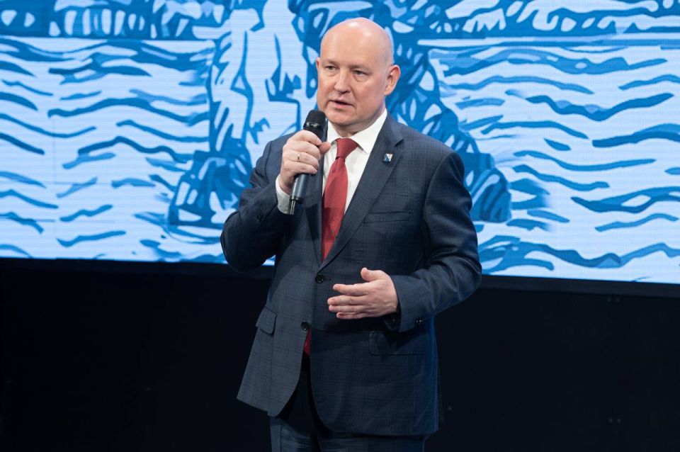 Губернатор Михаил Развожаев поздравил Контрольно-счётную палату Севастополя с десятилетием