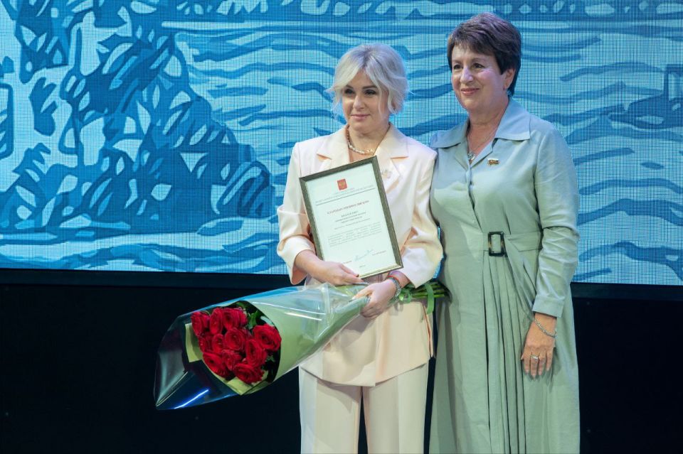 ��������� ���������: ������� ������� ������� � ������������� �����������, ������������ � 10-����� �� ��� ����������� ����������-������� ������ ������ �����������