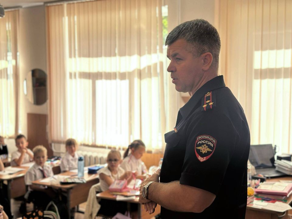Начальник Управления Госавтоинспекции УМВД России по городу Севастополю полковник полиции Юрий Бондарчук принял участие в мероприятии, посвящённом Единому дню безопасности дорожного движения