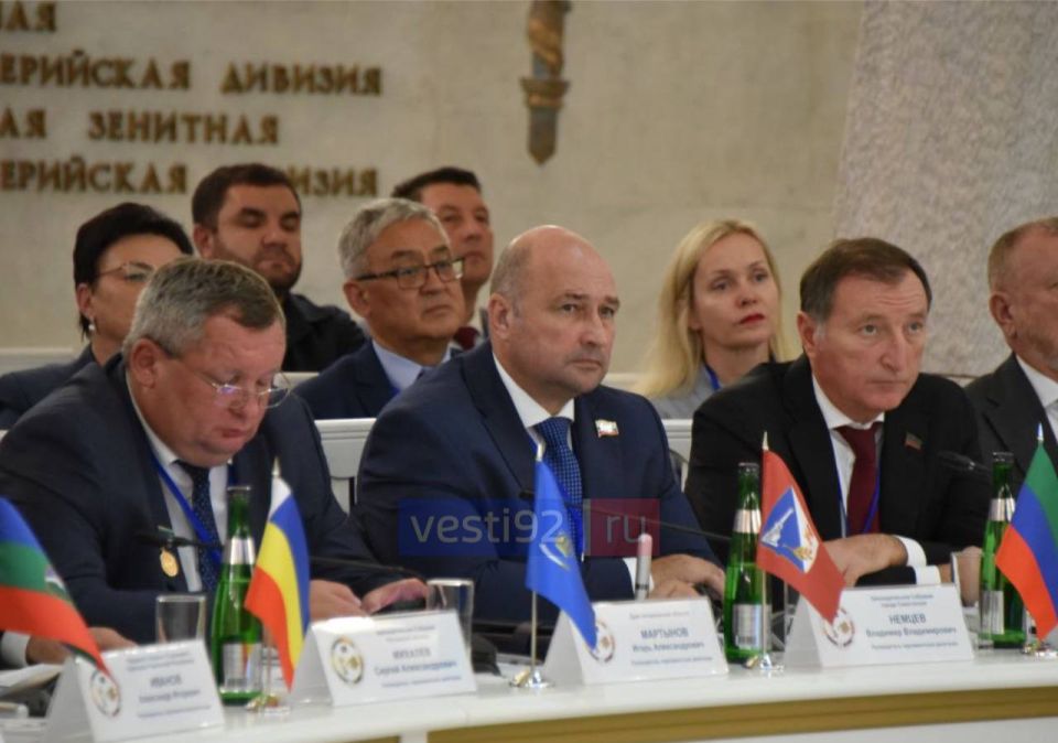 ����� ��������� ����������� ����-���������� ������������� ���������� � ���������� � �������� ��������� �� �����������