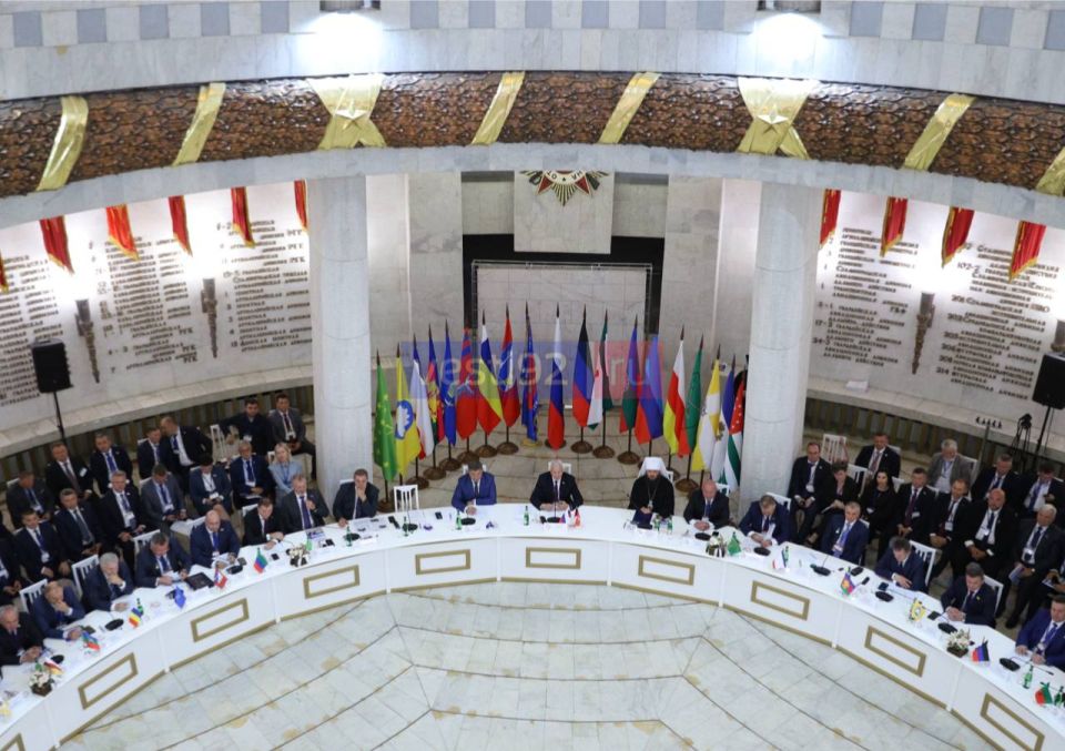 ����� ��������� ����������� ����-���������� ������������� ���������� � ���������� � �������� ��������� �� �����������