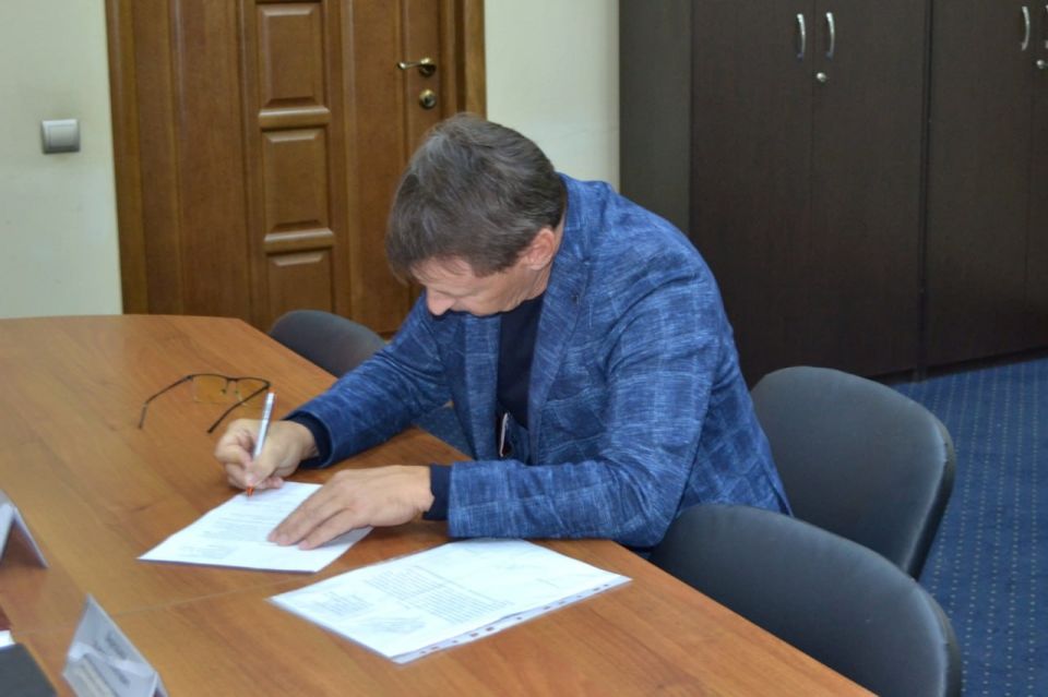 Заместитель прокурора города Севастополя Евгений Кадамов провел выездной личный прием жителей Ленинского муниципального округа Заместитель прокурора города Севастополя Евгений Кадамов провел выездной личный прием жителей Ленинского муниципального округа