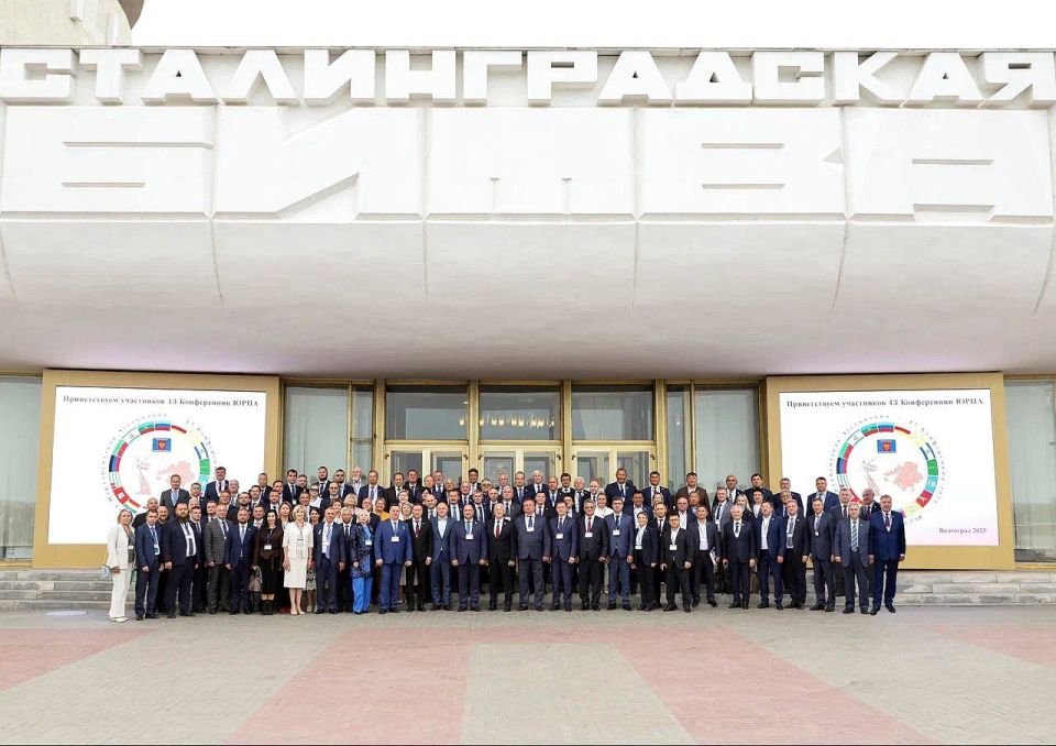 Владимир Немцев: В триумфальном зале музея-панорамы «Сталинградская битва» состоялась 43-я Конференция Южно-Российской Парламентской Ассоциации, которая традиционно собрала представителей 17 парламентов южных регионов нашей...