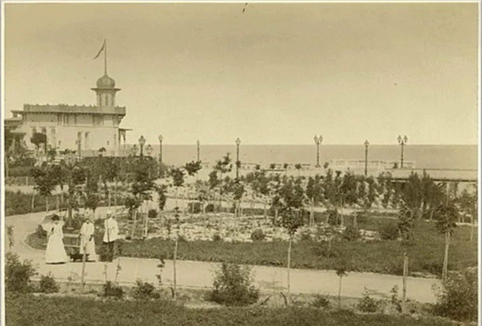 Приморский бульвар: из руин войны — в цветущий символ Севастополя