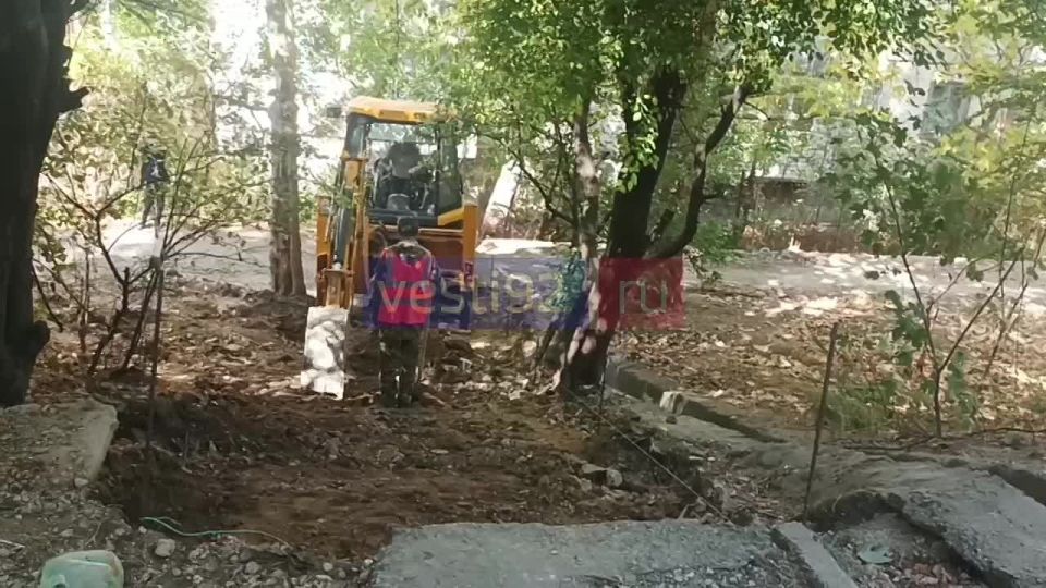 Территорию между домами 30 и 22 на улице Маршала Геловани благоустроят в течение ближайших 2 месяцев