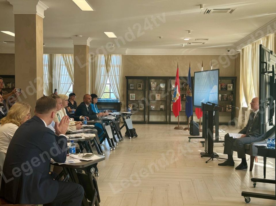 В Севастополе впервые проходит межрегиональный семинар-совещание «Об эффективных мерах интеграции воссоединенных субъектов РФ в российскую систему образования»