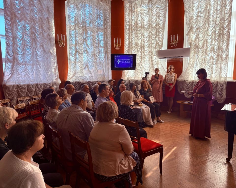 В Севастополе вручили Литературную премию имени Льва Толстого В Севастополе вручили Литературную премию имени Льва Толстого