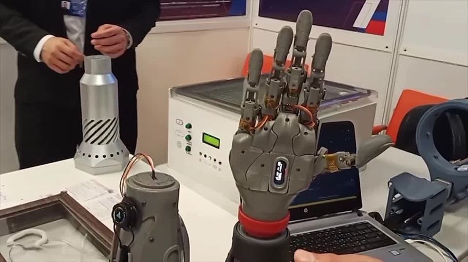 В Севастополе презентовали "железную руку"