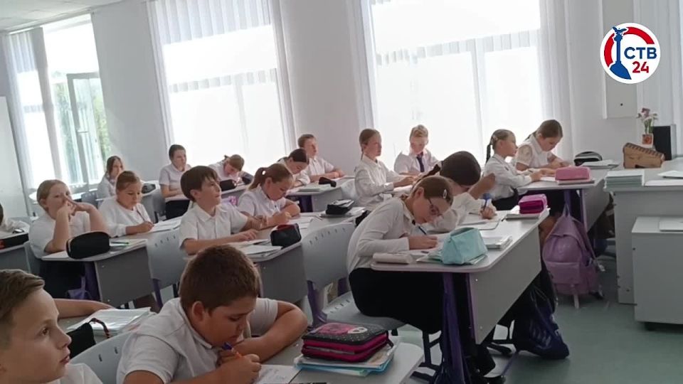 В школы Севастополя приходят работать молодые учителя