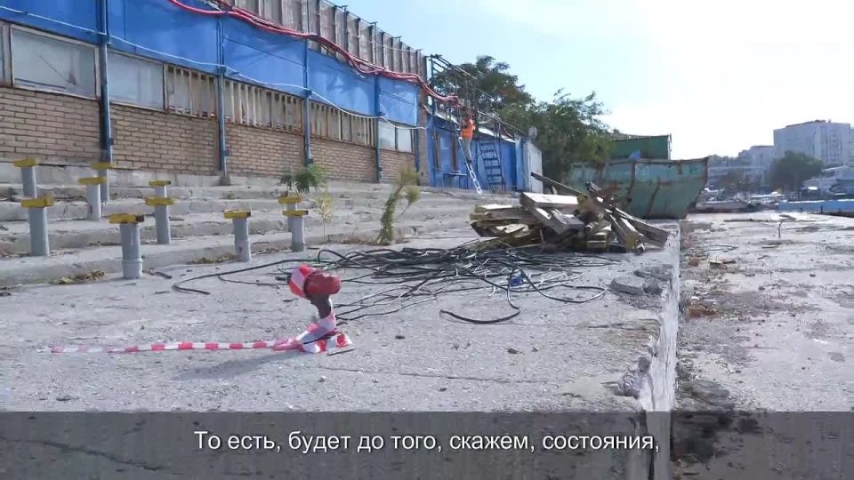 В Артбухте сносят бывший дельфинарий