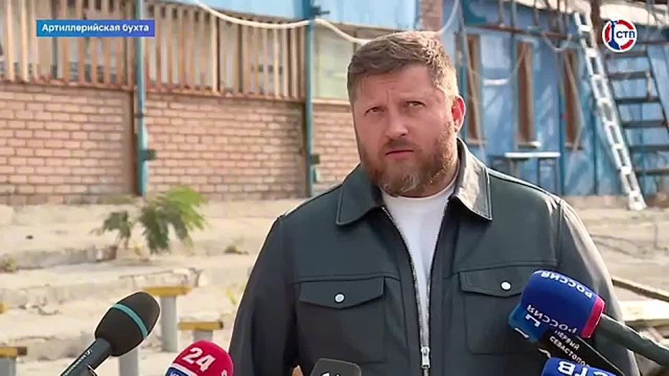 В Артбухте продолжается снос бывшего дельфинария