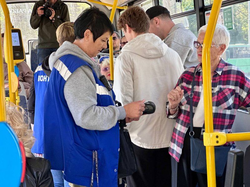 На площади Ушакова провели рейд в общественном транспорте