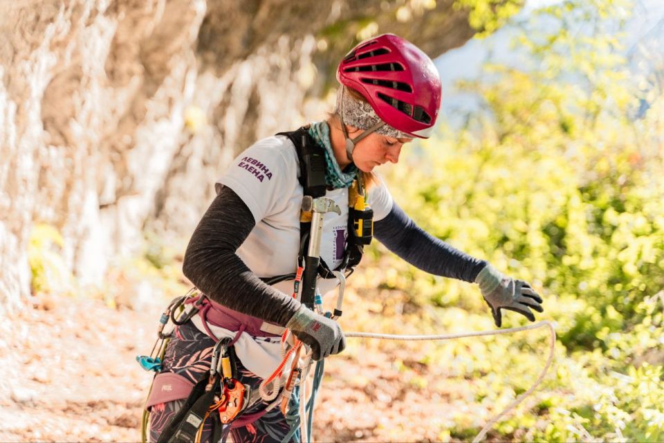 Спортсмены центра спортивной подготовки Севастополя поднялись на пьедестал Чемпионата России по альпинизму в скальном классе Спортсмены центра спортивной подготовки Севастополя поднялись на пьедестал Чемпионата России по альпинизму в скальном классе